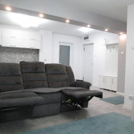 Apartament Sarra Tergovistye Kültér fotó