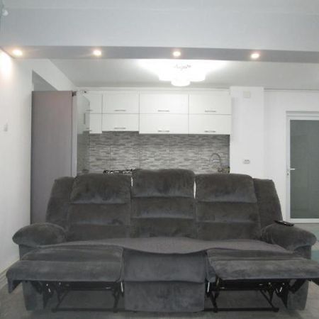 Apartament Sarra Tergovistye Kültér fotó